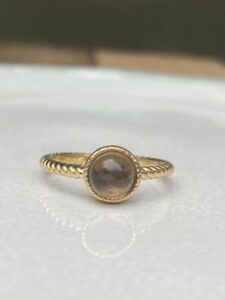 Twisted ring gemstone